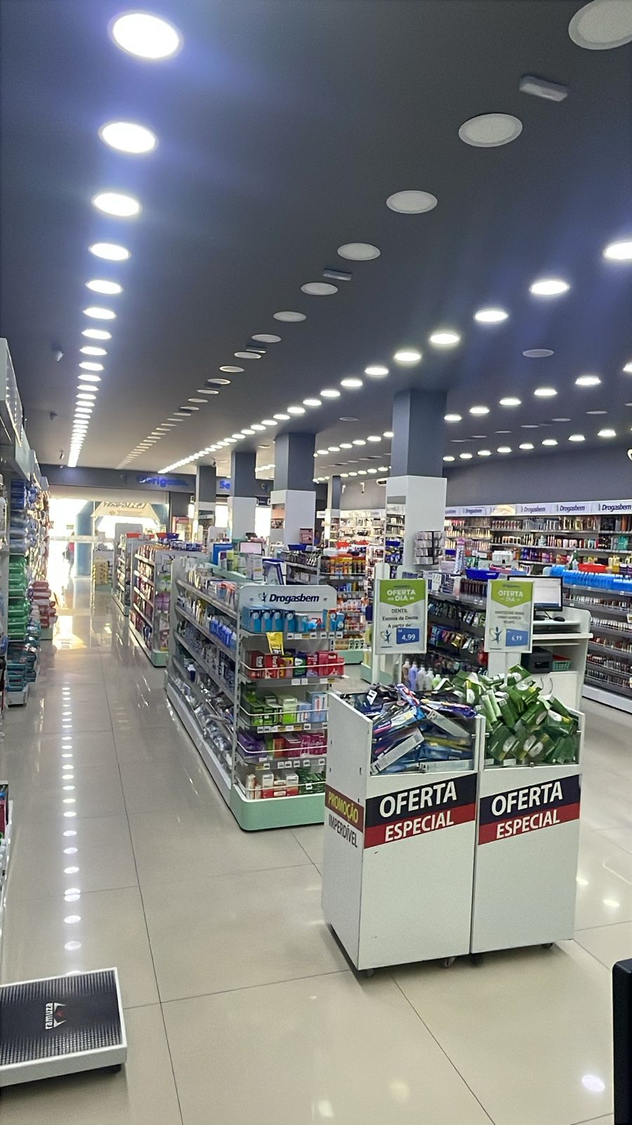 Visão ampla do interior